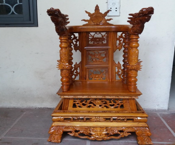 Ngai thờ trên bàn thờ gia tiên có ý nghĩa gì? Có phải ai cũng được thờ trên ngai không?